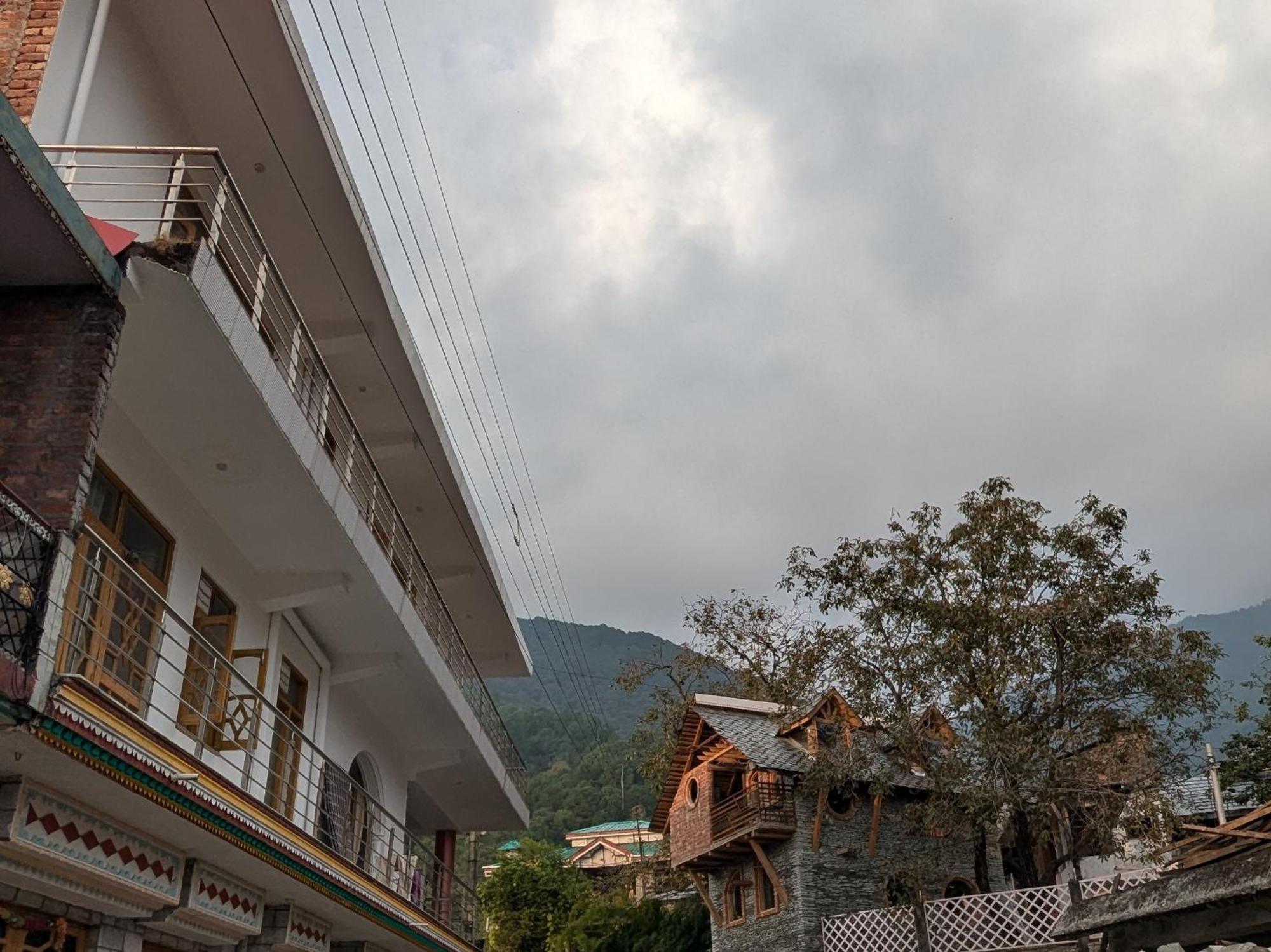 Hostel La Casa By Cosmic Kriya Bīr Exteriér fotografie
