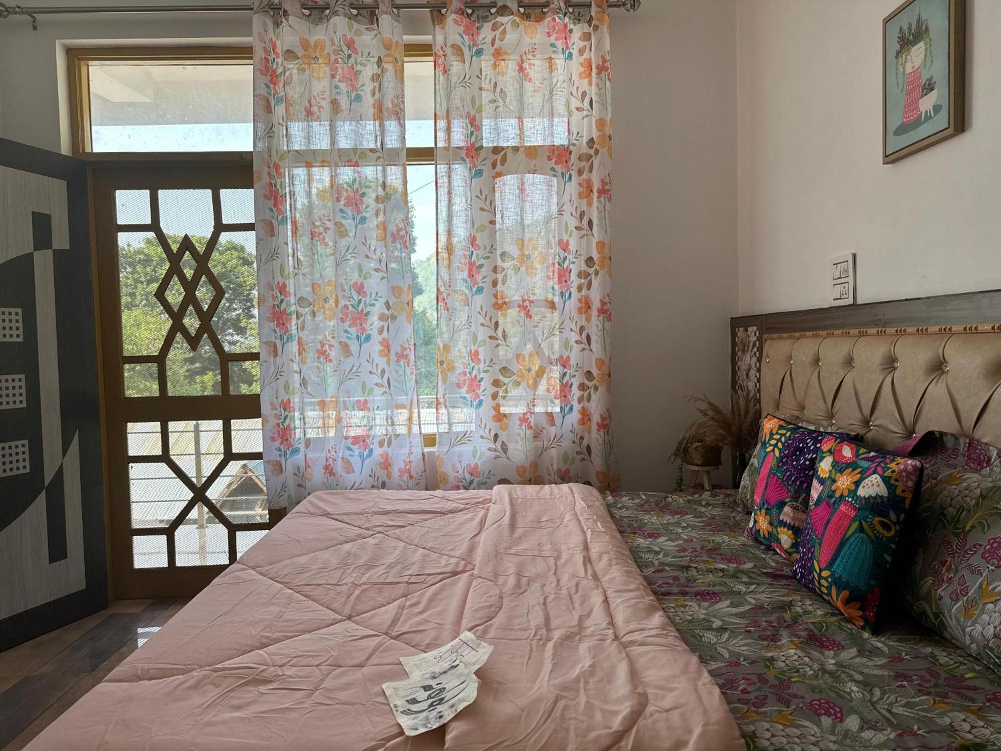 Hostel La Casa By Cosmic Kriya Bīr Exteriér fotografie
